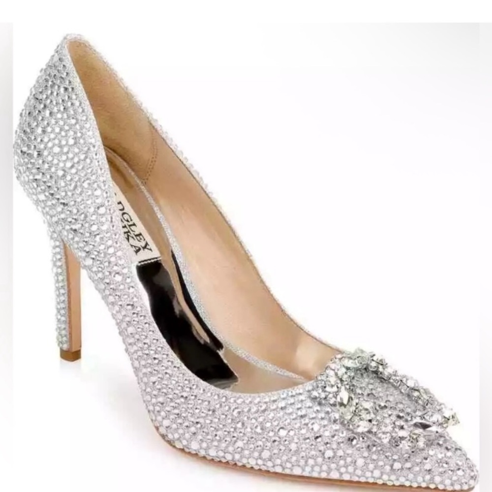 NWT Badgley Mischka Elegant Silver Crystal-Embellished Pumps